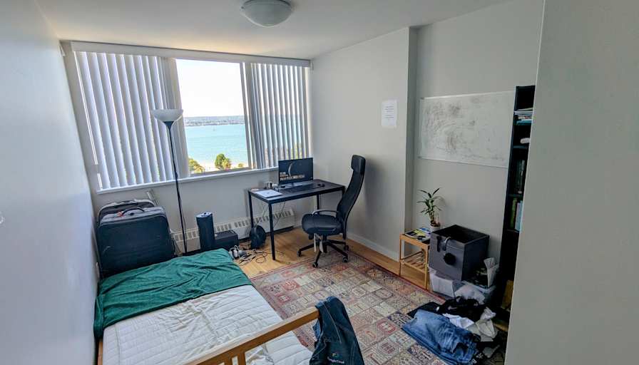 Reza's room