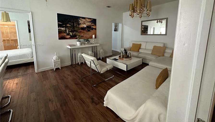 Jorge Romero's room
