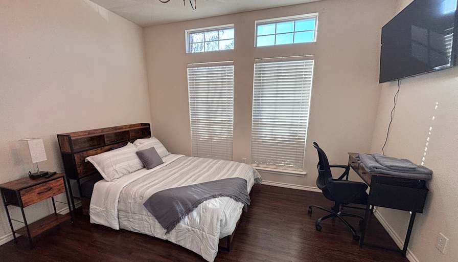 Senda Homes's room