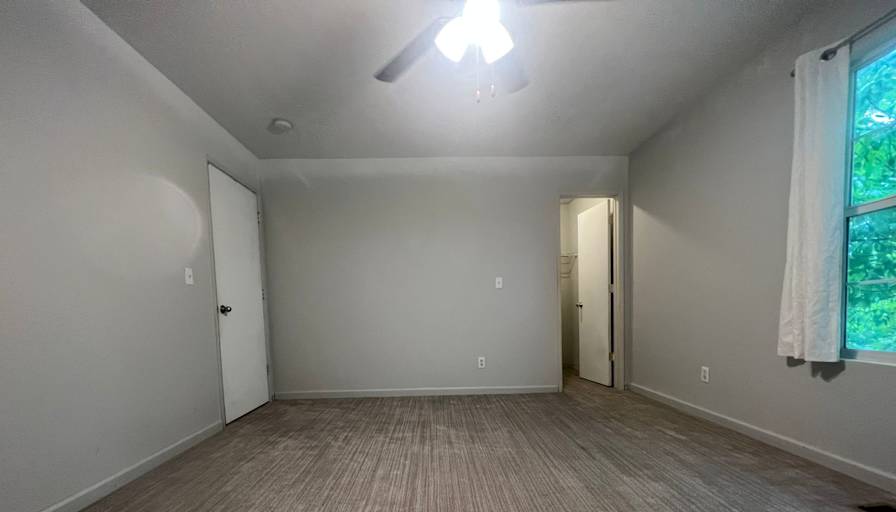 KathleenSam's room