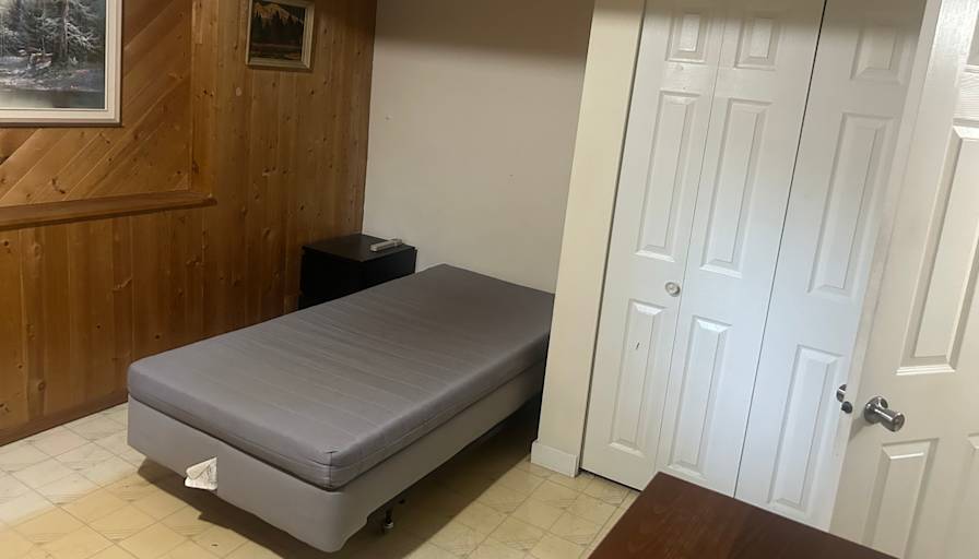 Usman/Manny's room