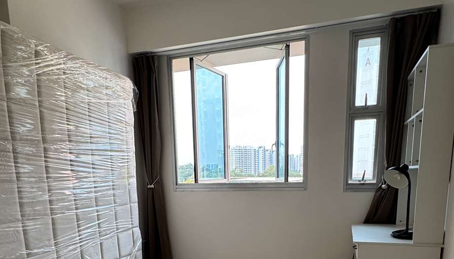 Enzo's room