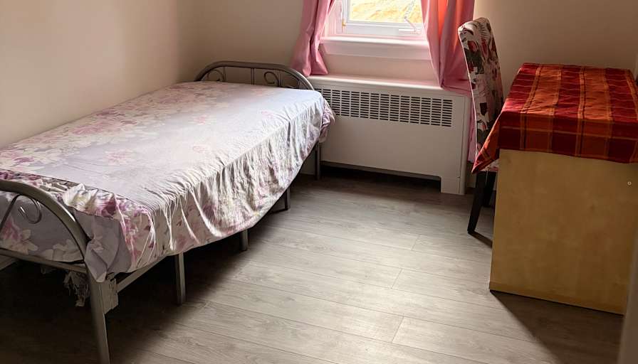 Michelle Menezes's room