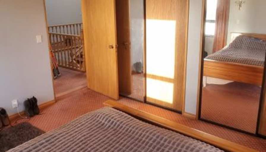 Narendra's room