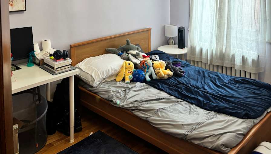 Andrea's room