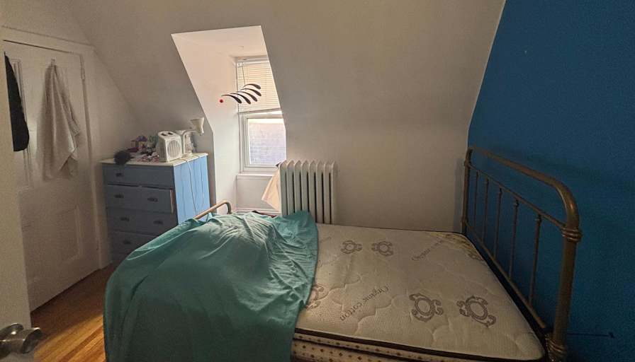 Caroline's room
