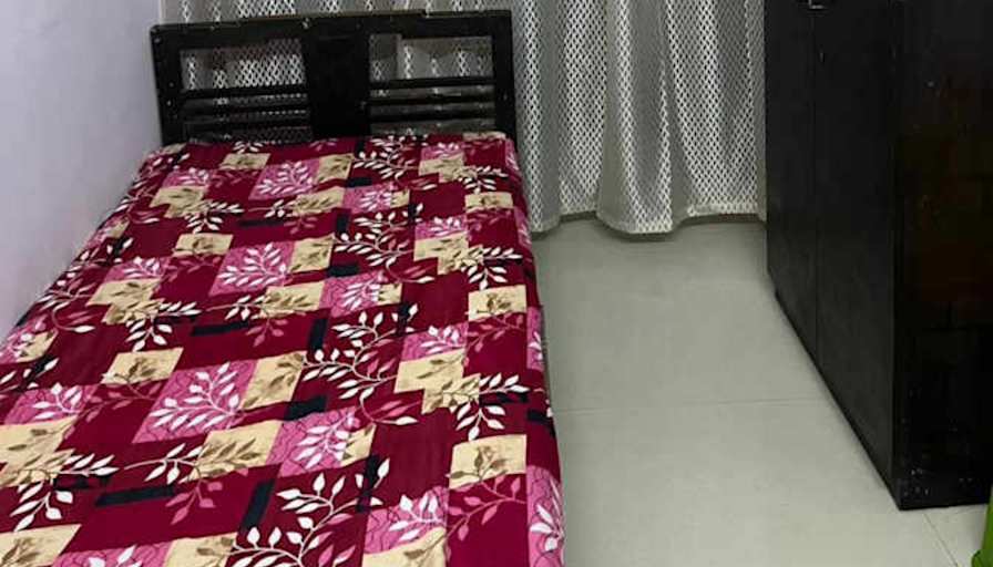 Zeenat's room