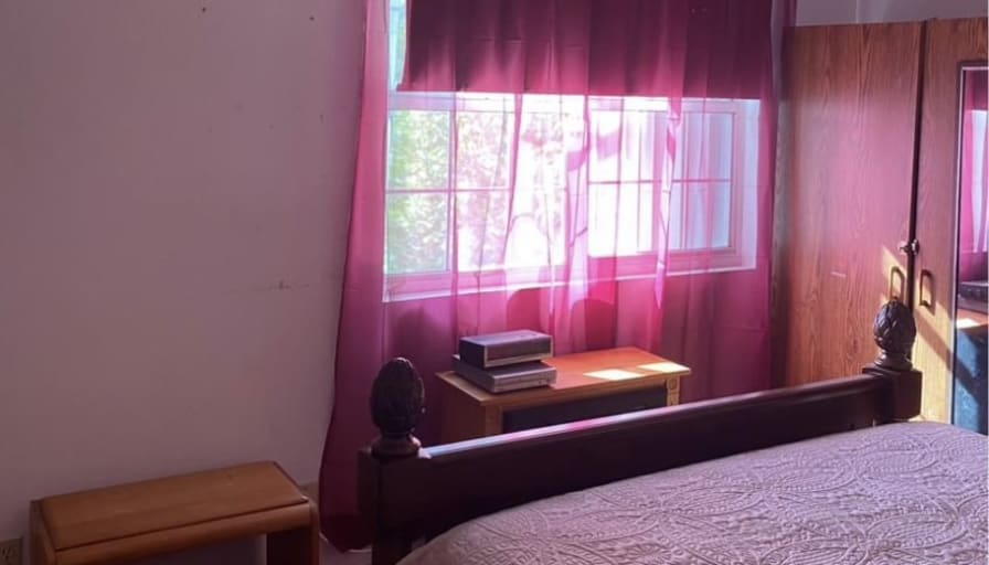 Deon's room