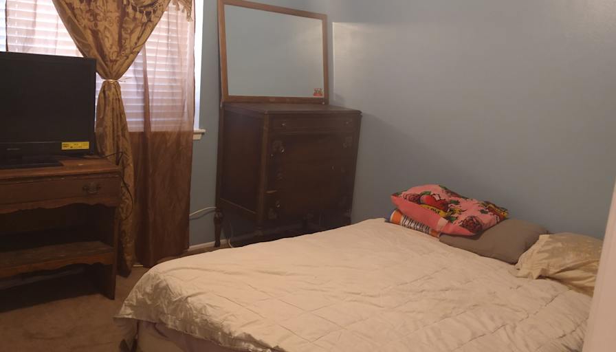 Linda's room