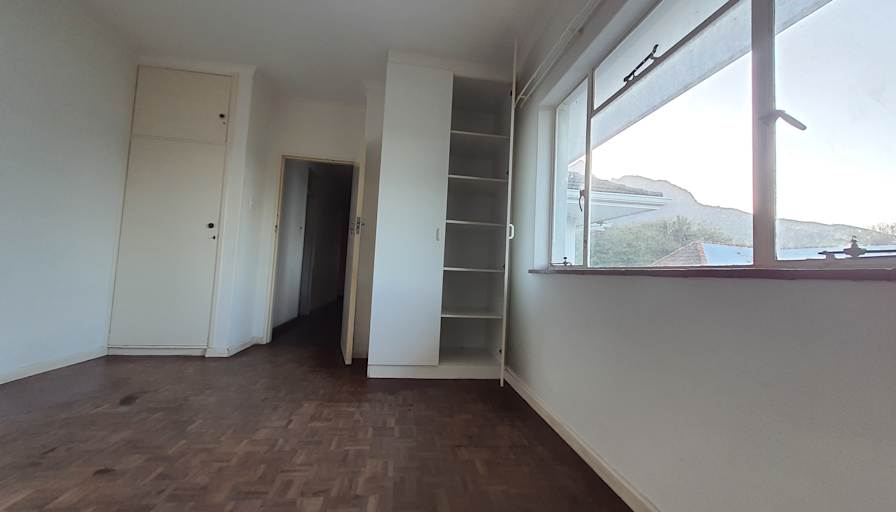 Dereck's room