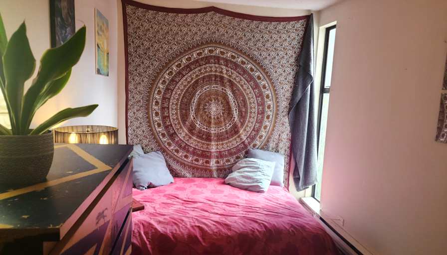 Aron Cooper's room