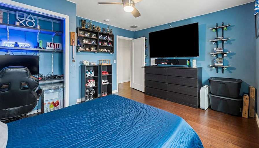 Kay's room
