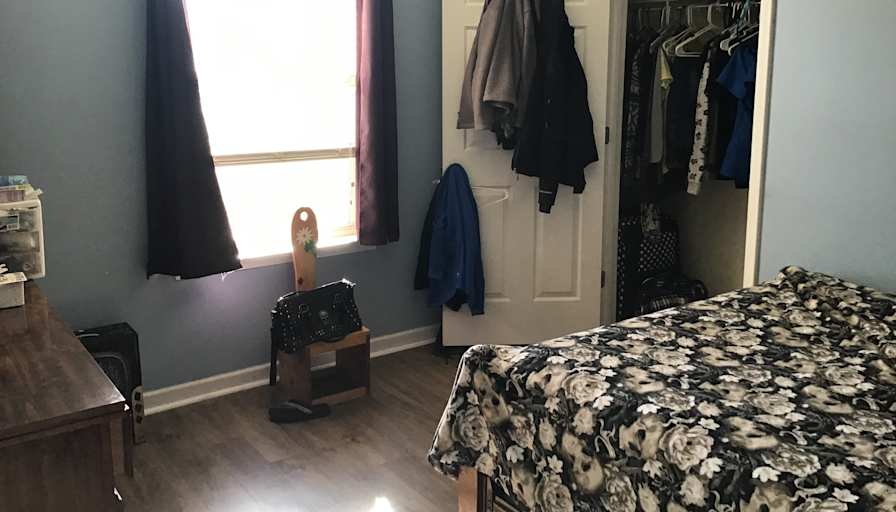 Wayne Graves's room