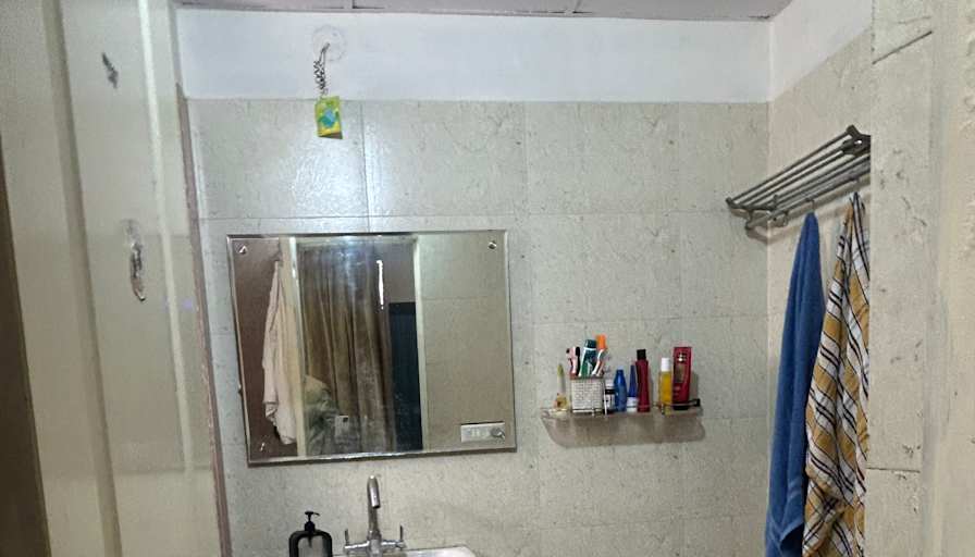 sarthak nandwani's room