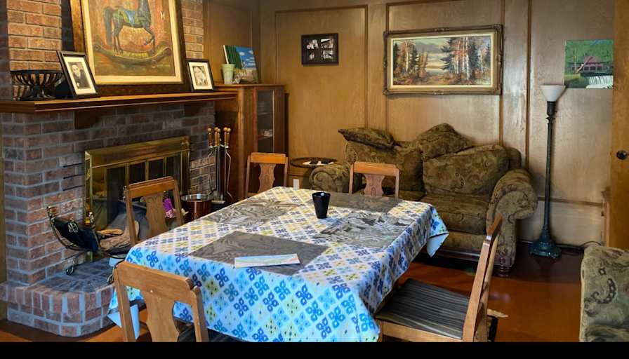 Felix's room