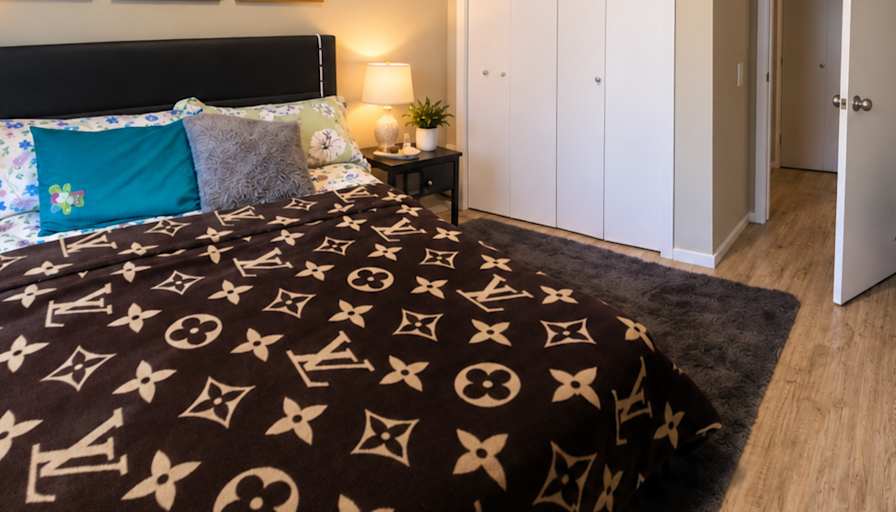 Omoerime's room