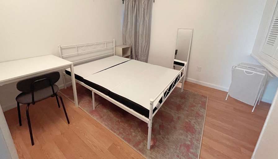 Zen's room