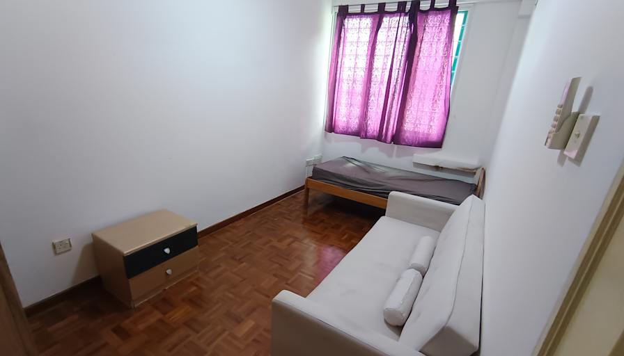 d's room