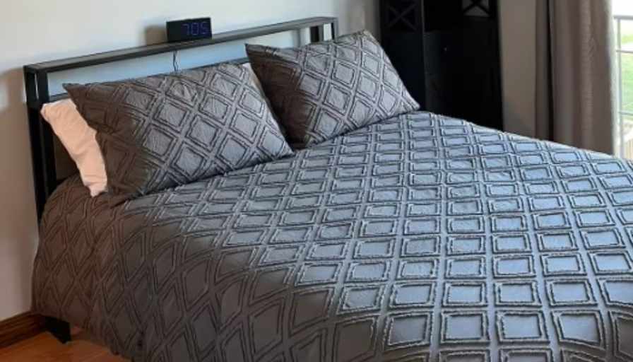 Caroline's room