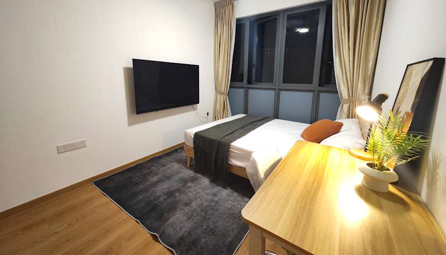 leong tie's room