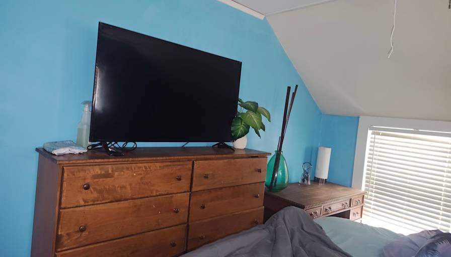 Melissa L Cox's room
