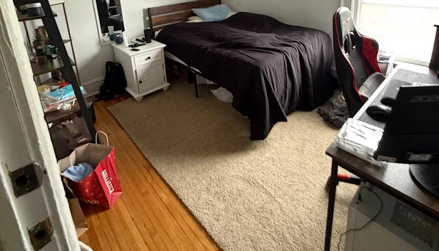 Jen's room