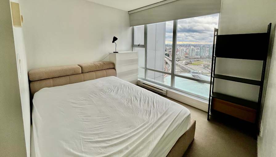 Lee's room