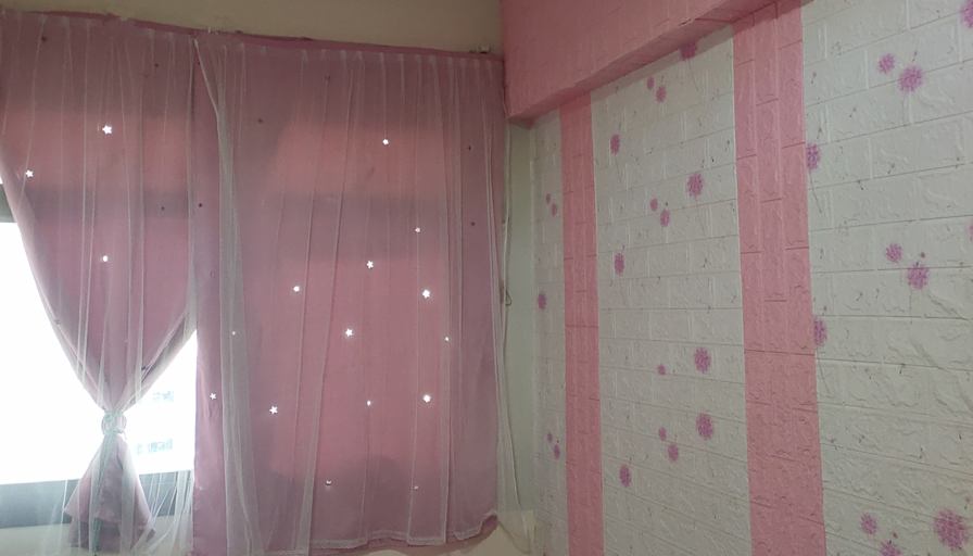 Tan's room