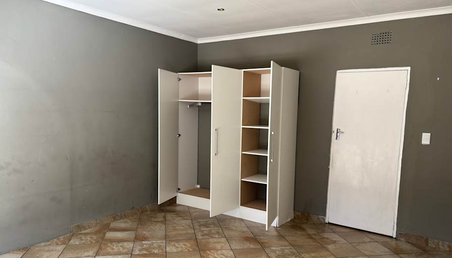 Aurental's room