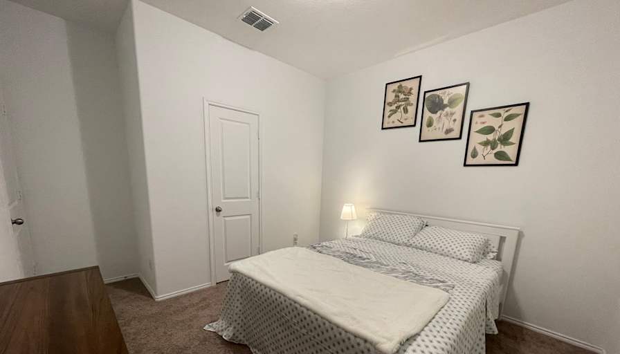 Do Nguyen's room