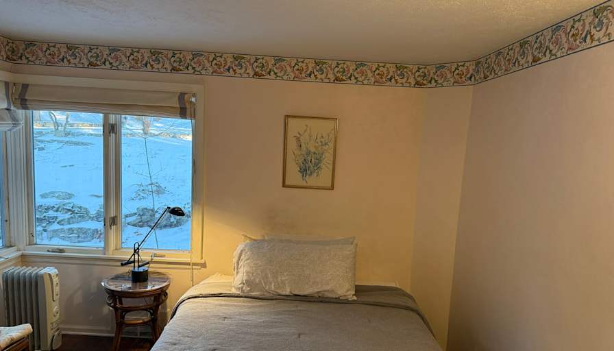 Ken's room