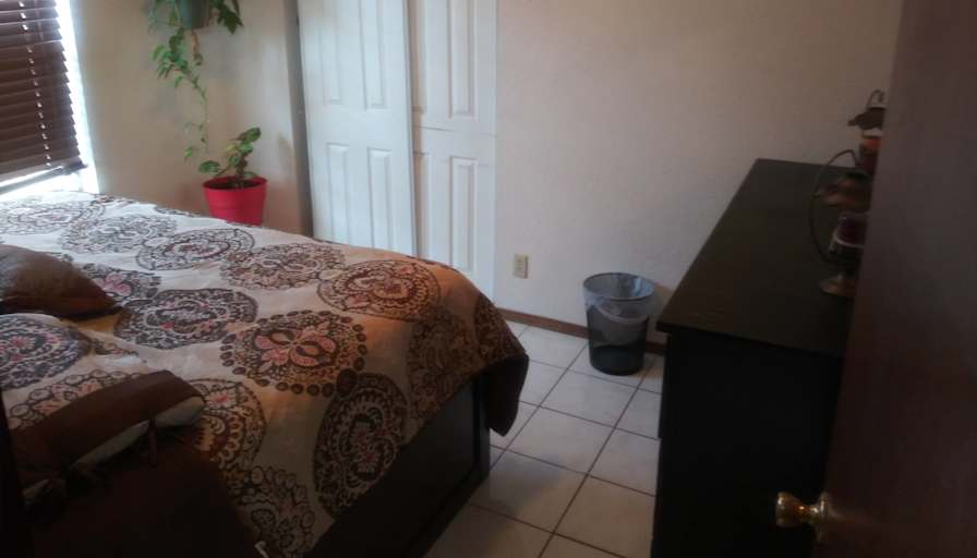 Andres's room