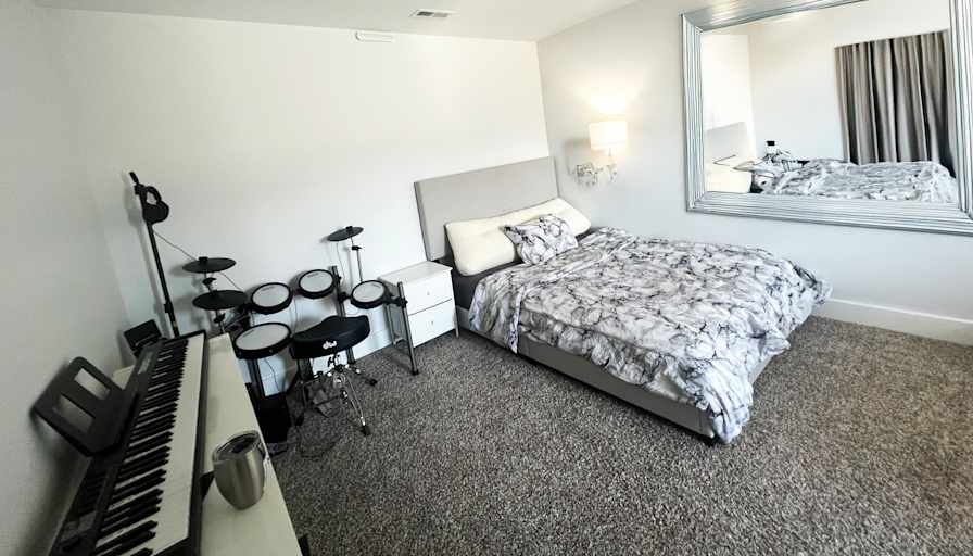 Iva's room
