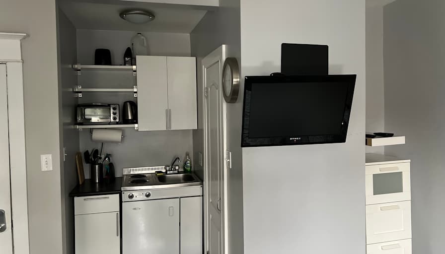 Nick Sarkovski's room