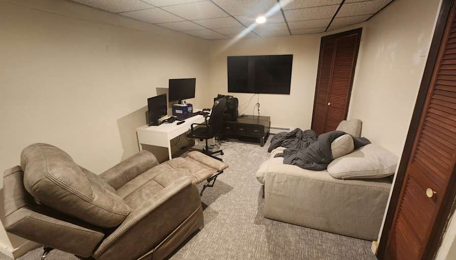 Tom Bauer's room