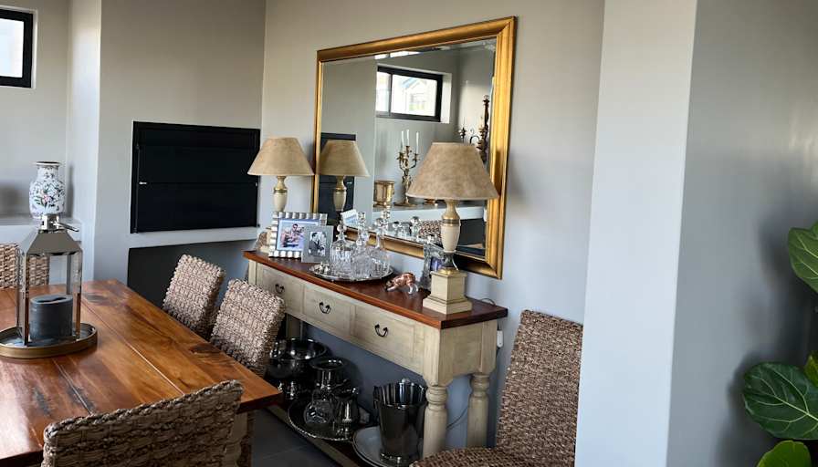 JAMES THOMPSON's room