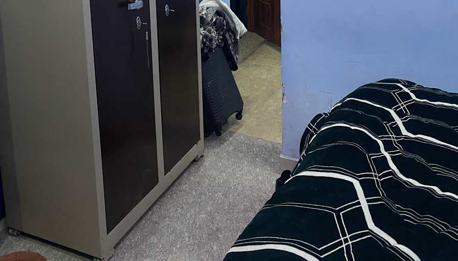 Dixant Maan's room