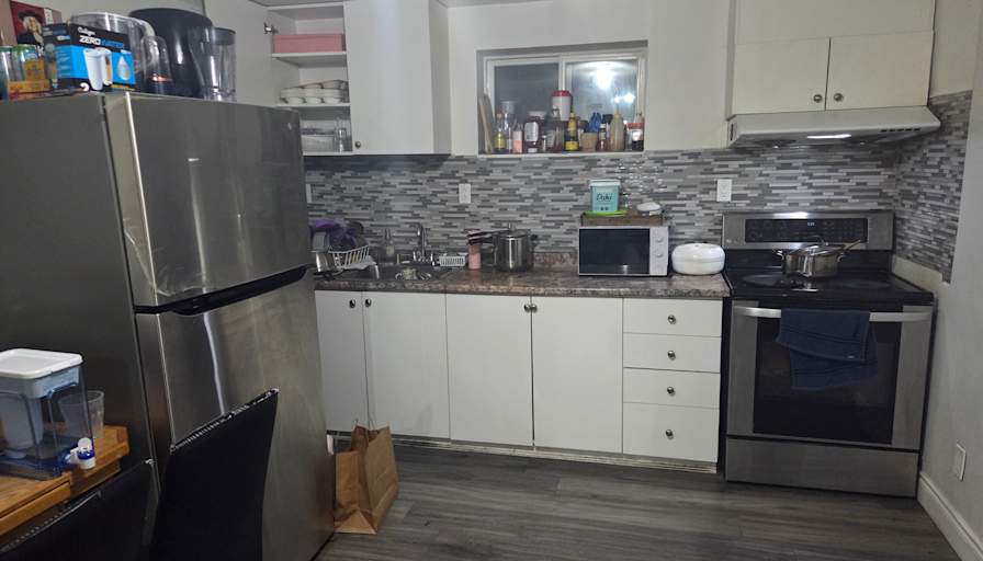 Amandeep Jakhu's room