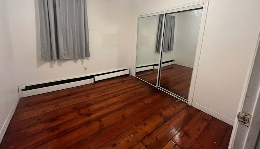Felicity's room