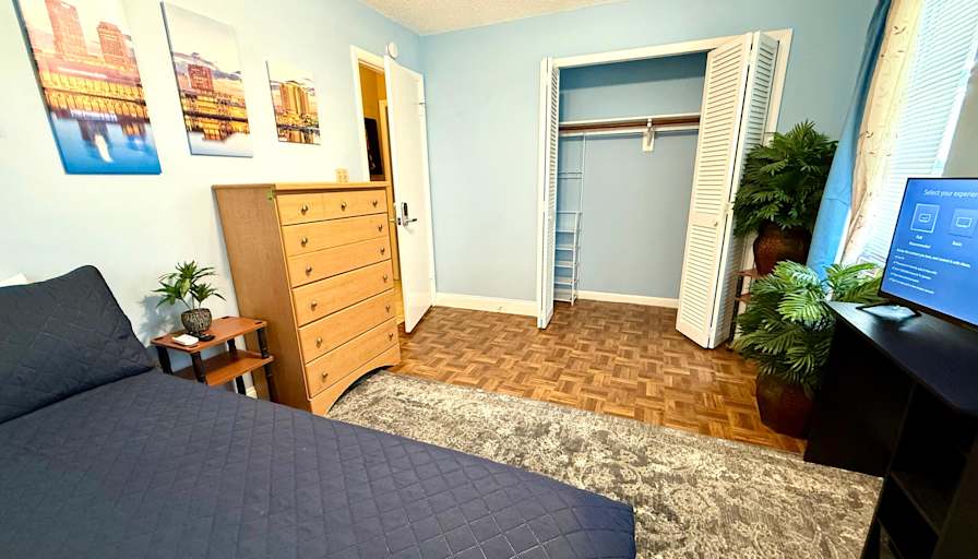 Shawn Harris's room