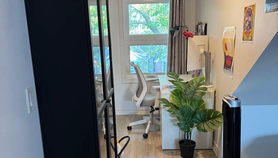 Yan's room