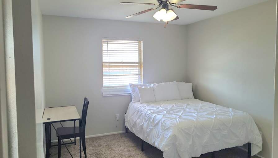 Promise Land Apartments's room