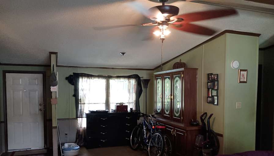 Lisa's room