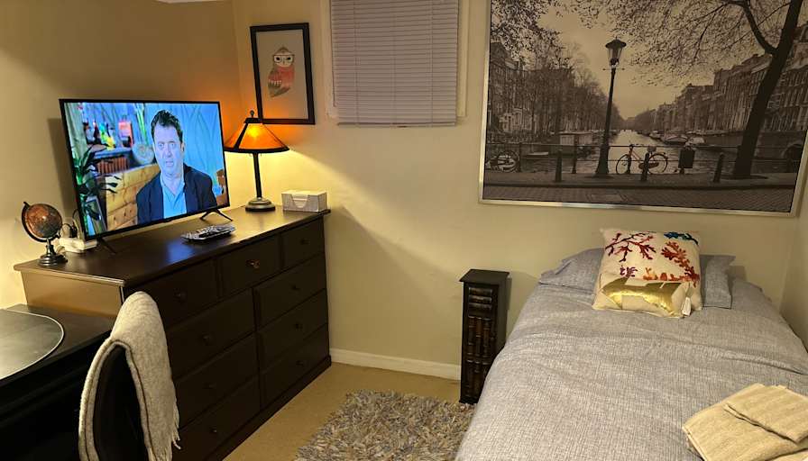 Geo's room