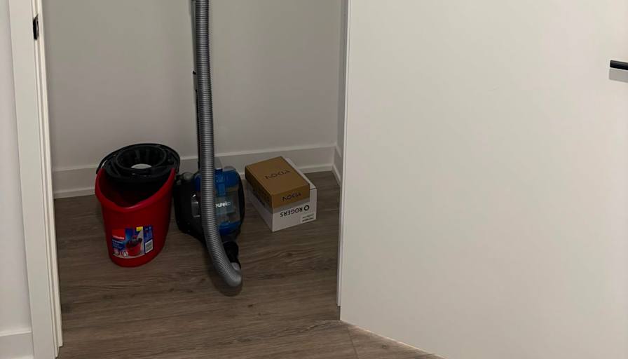 Emre's room