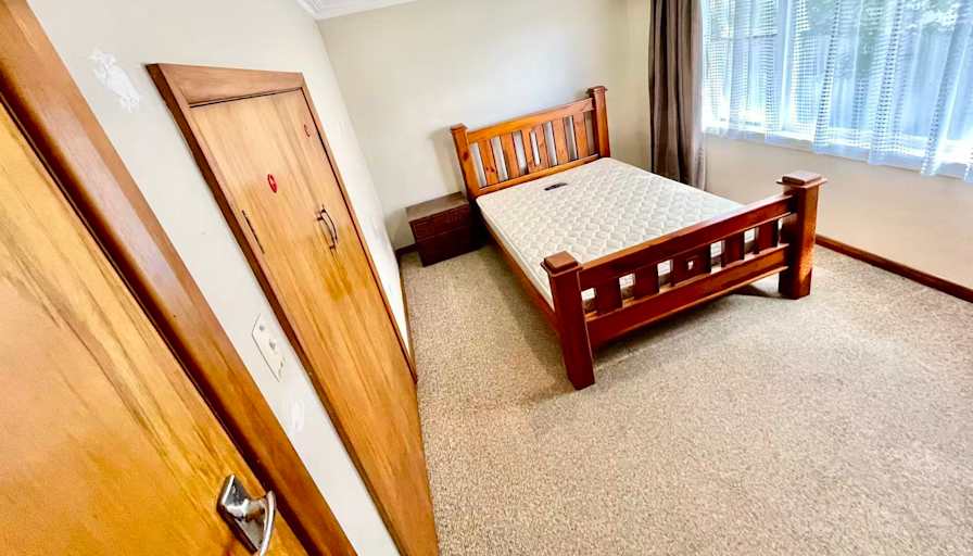 paul's room