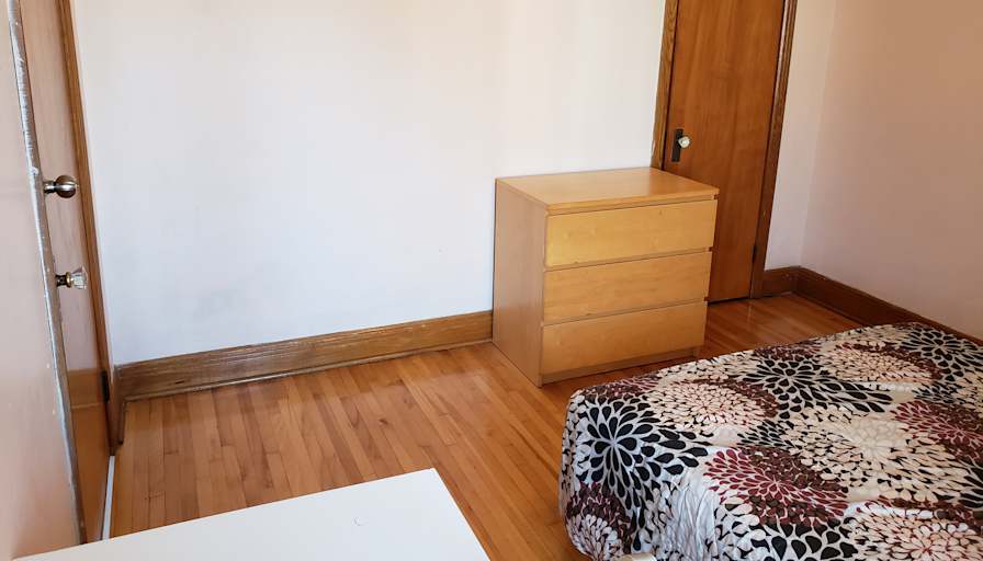 LEI XU's room