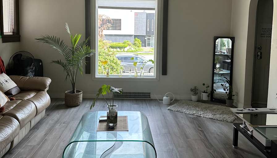 Giordaine's room