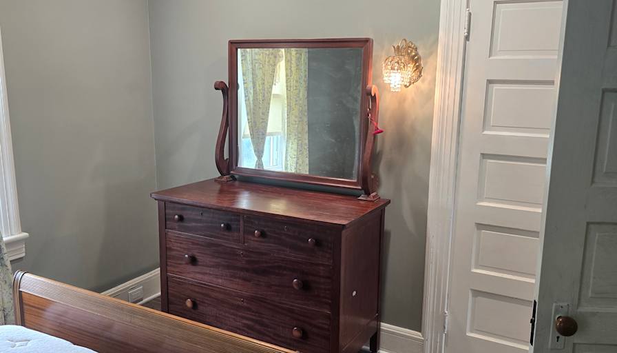 robert a gustafson's room