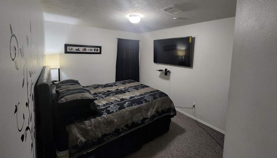 Aye's room